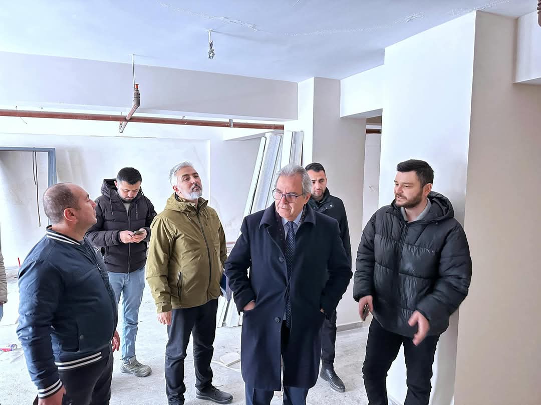 Bandırma Belediyesi tarafından Ordu Caddesi’nde yapımı sürdürülen kız öğrenci yurdunda