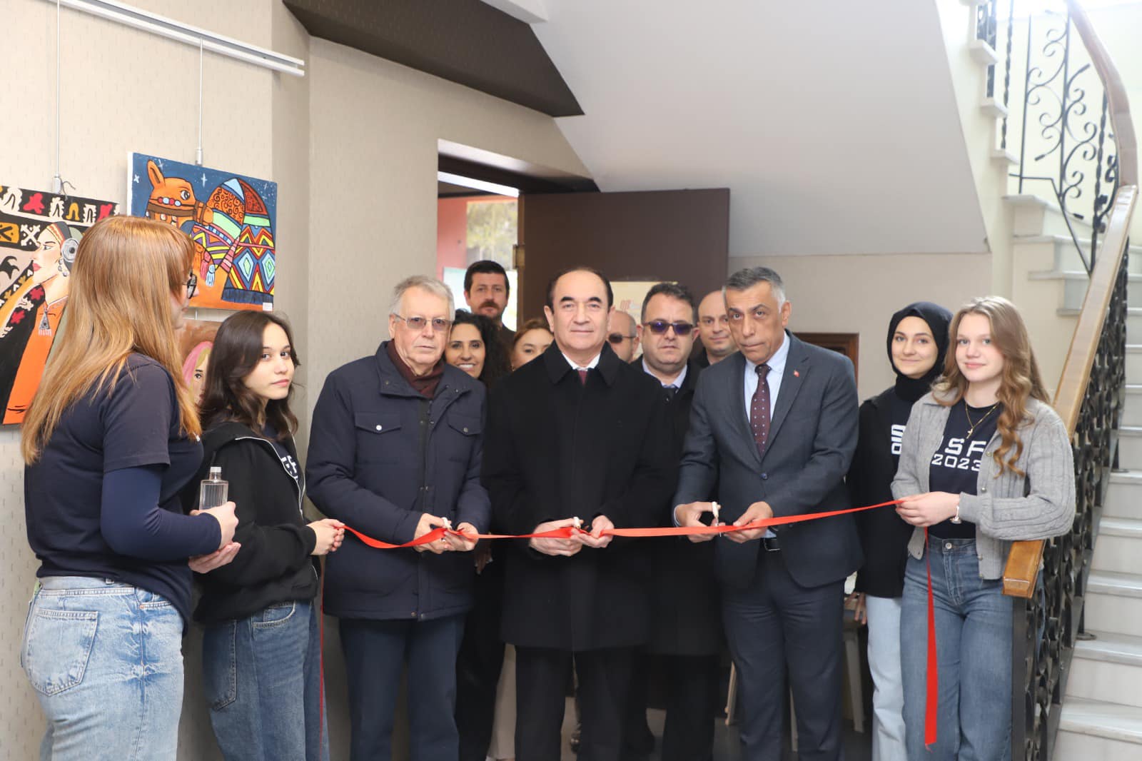 Gönen Ömer Seyfettin Fen Lisesi öğrencileri tarafından resim sergisi düzenlendi
