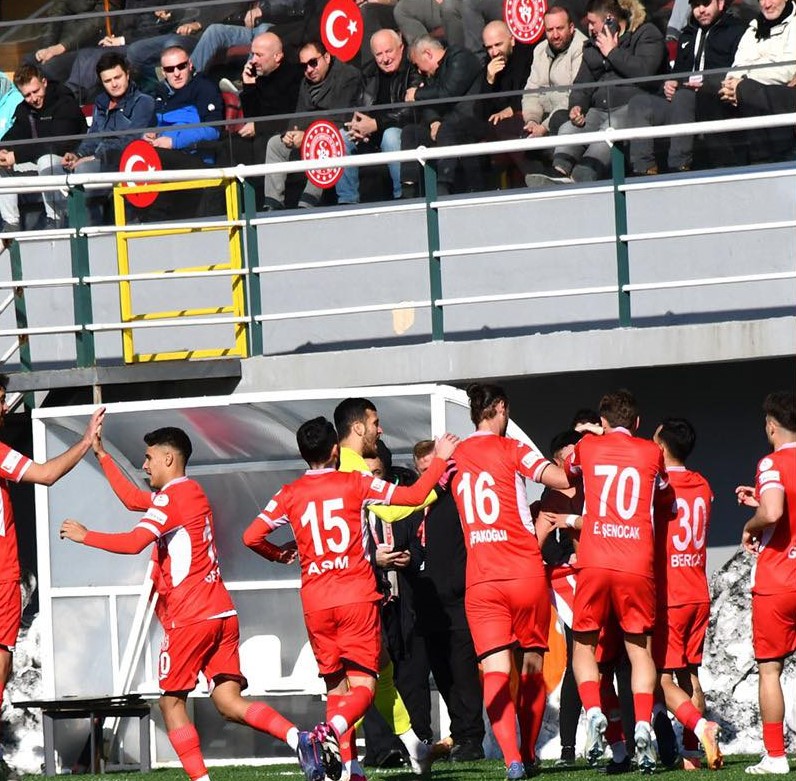 TFF 3. Lig 2. Grup'ta tamsilcimiz Balıkesirspor, deplasmanda Çayelispor'u 1-0