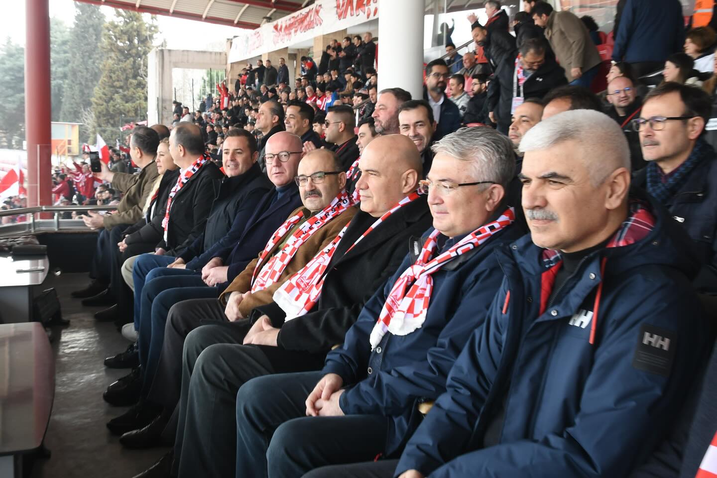 Vali İsmail Ustaoğlu, Balıkesirspor - Tire 2021 Futbol Klübü maçını