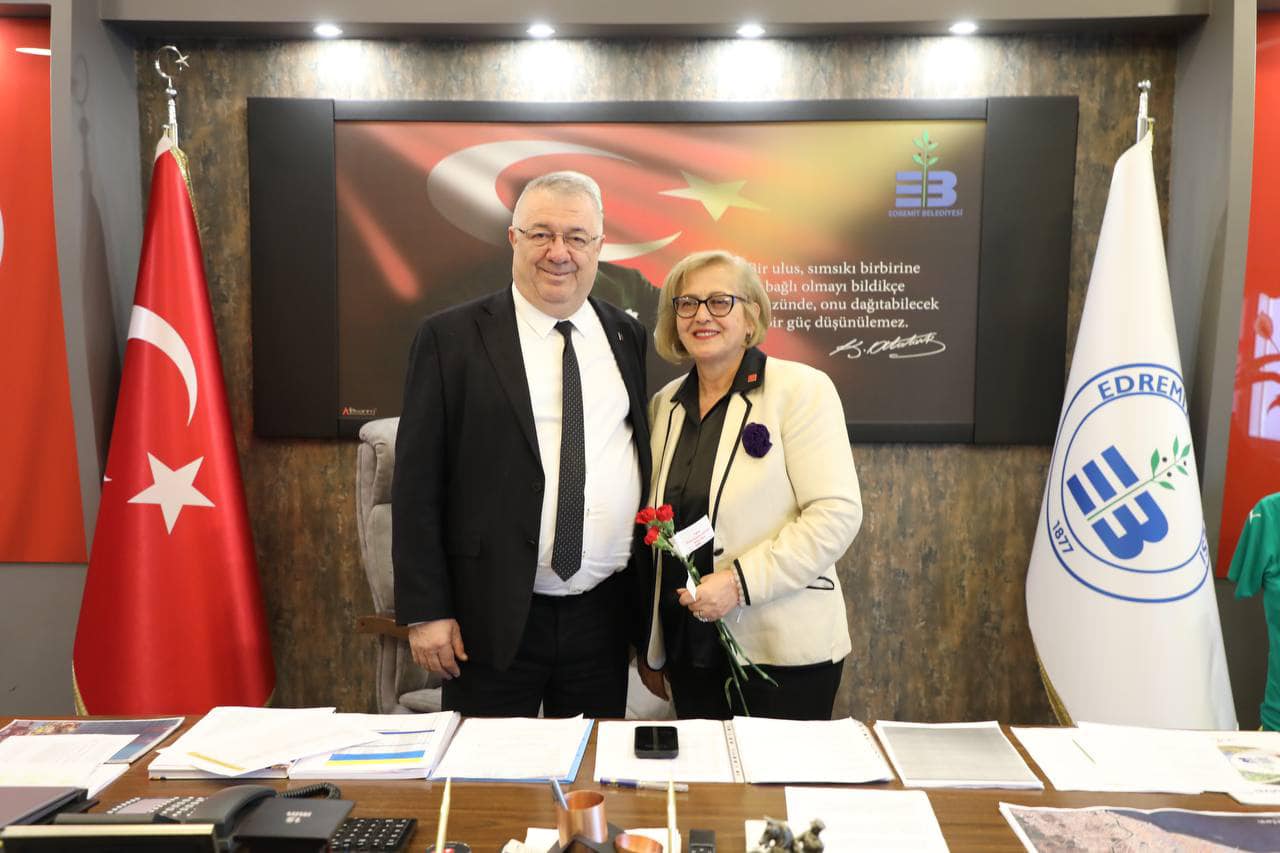Edremit Belediye Başkanı Mehmet Ertaş, CHP Edremit İlçe Başkanı Emin