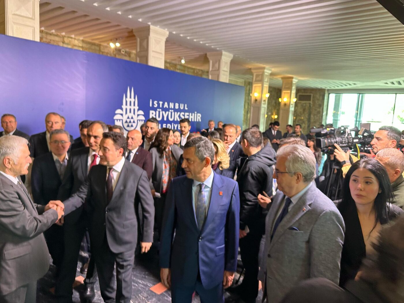 Bandırma Belediye Başkanı Dursun Mirza, CHP Genel Başkanı Özgür Özel'in