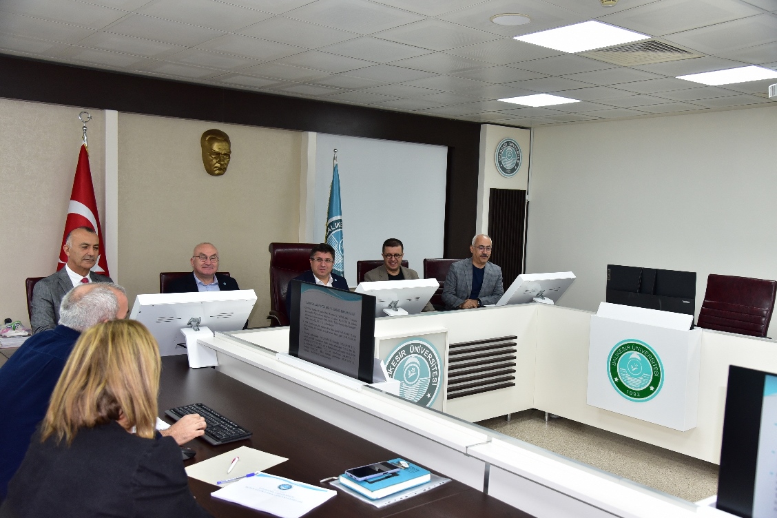 Balıkesir Üniversitesi’nde 2024 yılı bütçe gerçekleşmelerine ilişkin değerlendirme toplantısı, Strateji