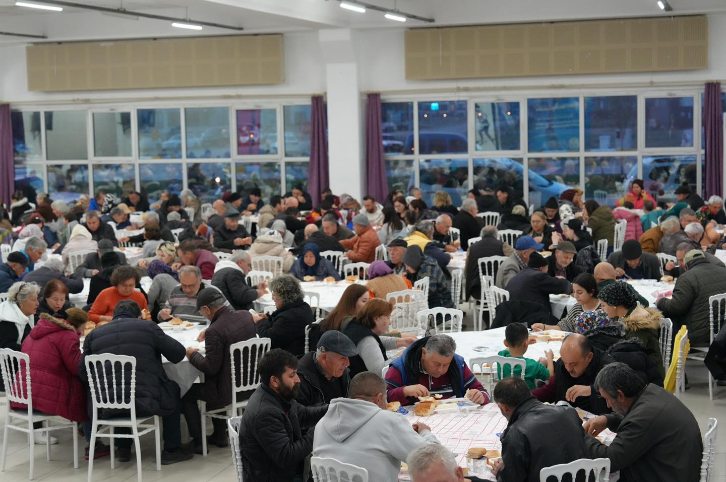 Burhaniye Belediye Başkanı Ali Kemal Deveciler, Ahmet Akın Kültür Merkezi’nde