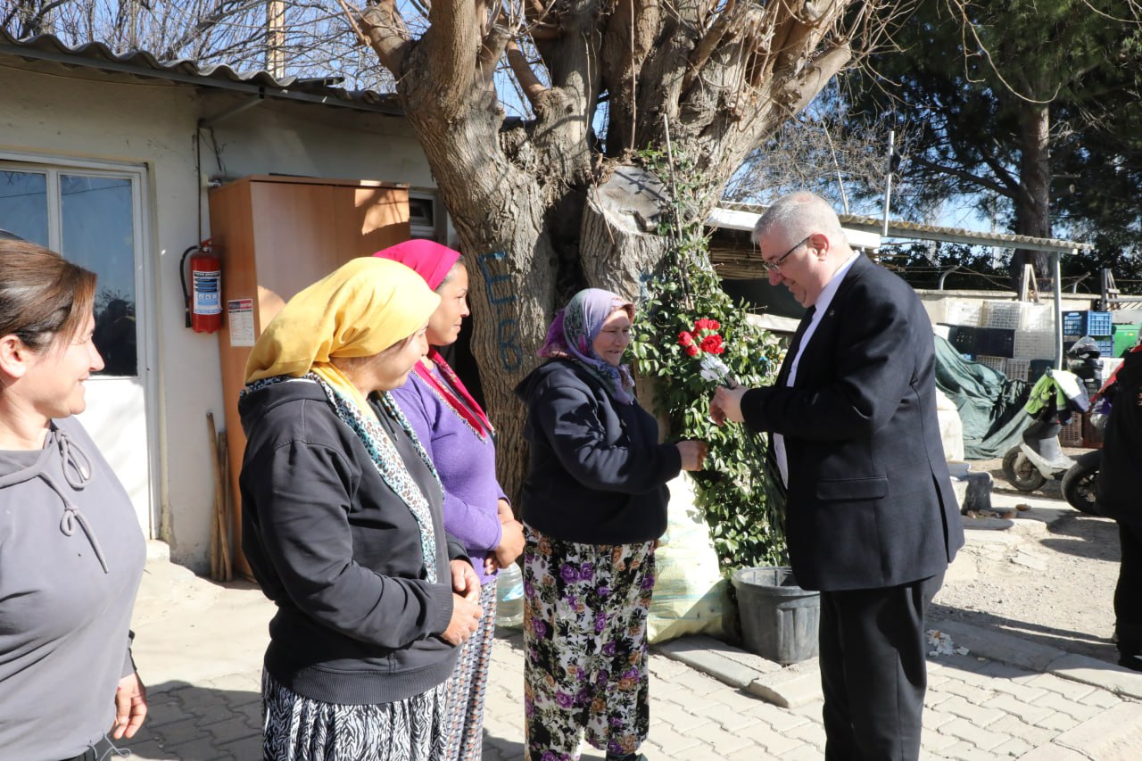 Edremit Belediye Başkanı Mehmet Ertaş, 8 Mart Dünya Emekçi Kadınlar