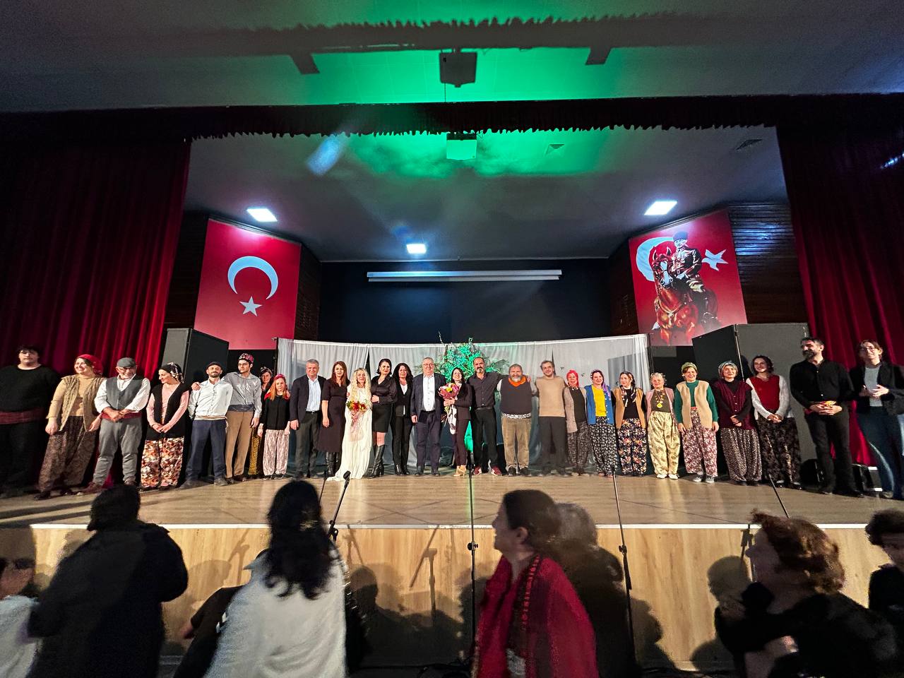 Edremit Belediyesi tarafından organize edilen müzikli tiyatro, Şükrü Tunar Kültür