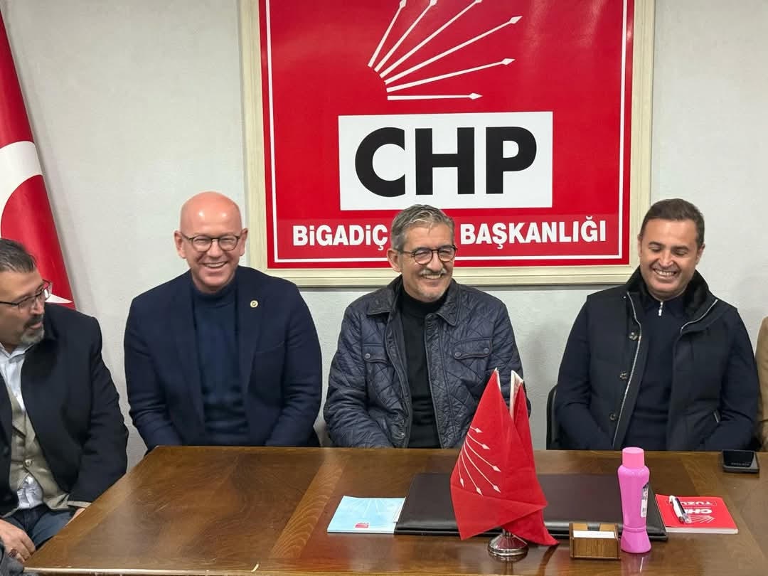 CHP Balıkesir İl Başkanı Erden Köybaşı, Balıkesir Milletvekili Serkan Sarı,