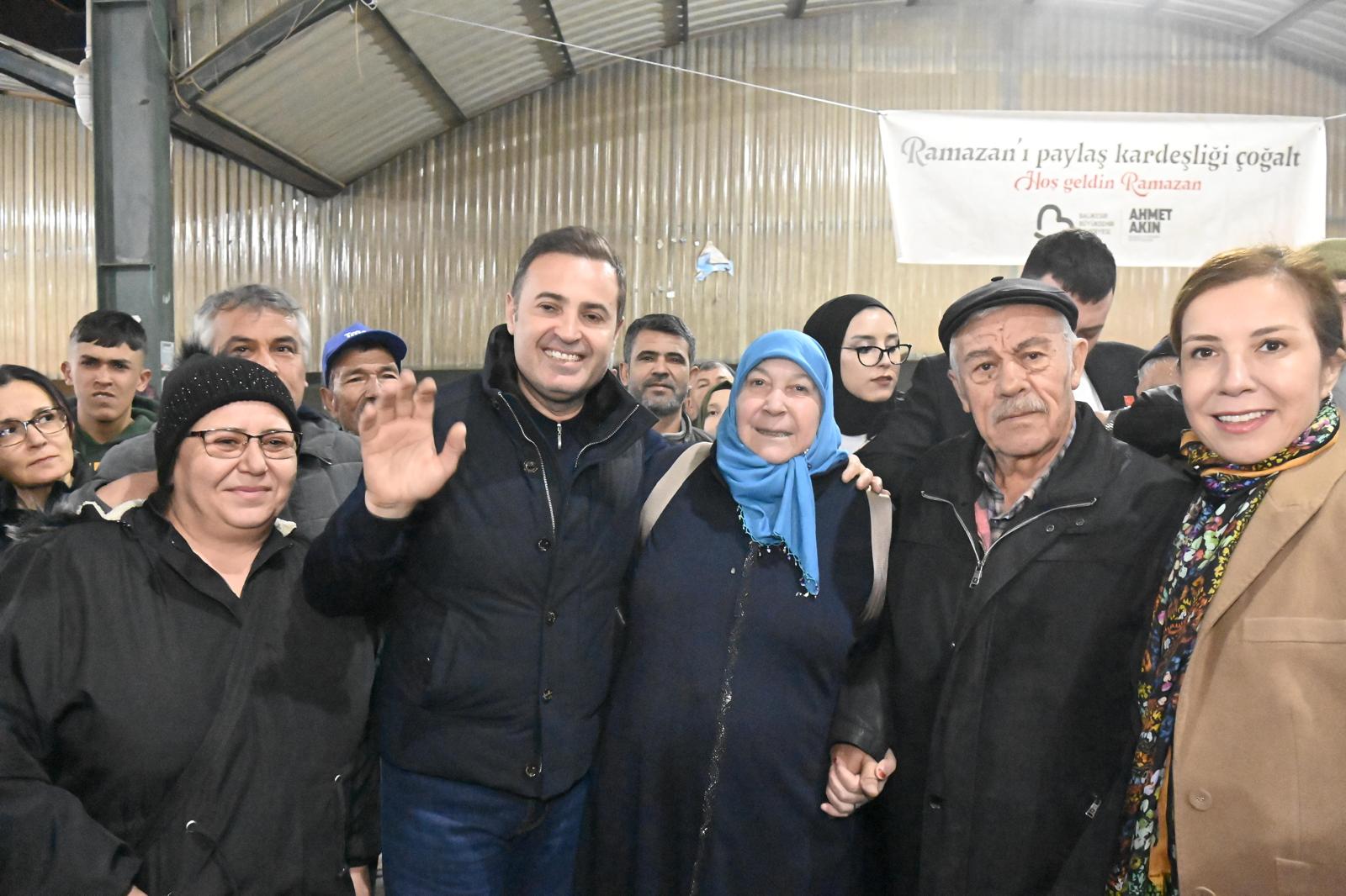 Balıkesir Büyükşehir Belediye Başkanı Ahmet Akın, yardımlaşma ve dayanışmanın ayı