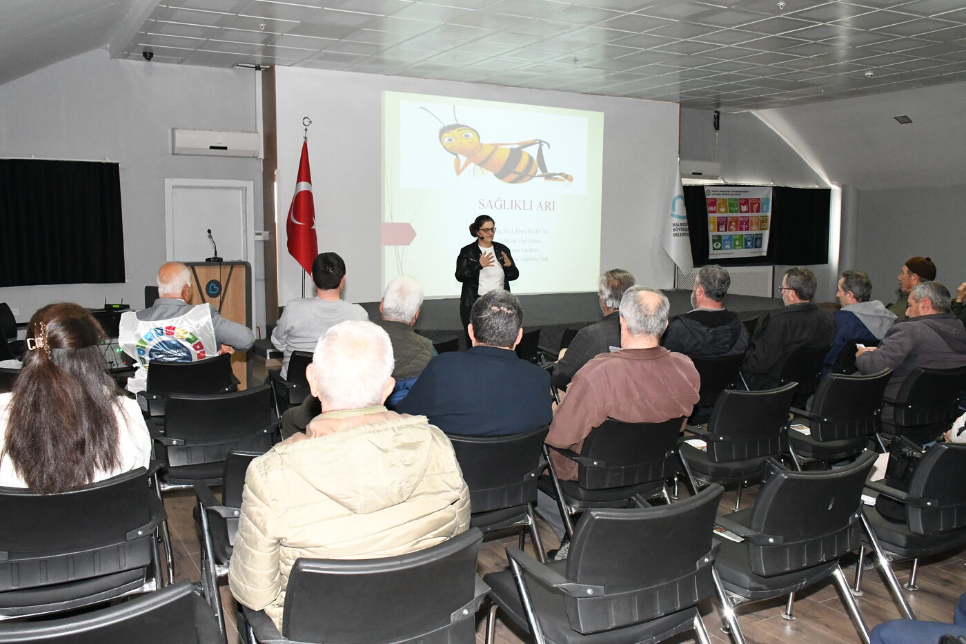 Balıkesir Büyükşehir Belediyesi’nin koordinatörlüğünde Balıkesir Üniversitesi, Balıkesir Arı Yetiştiricileri Birliği