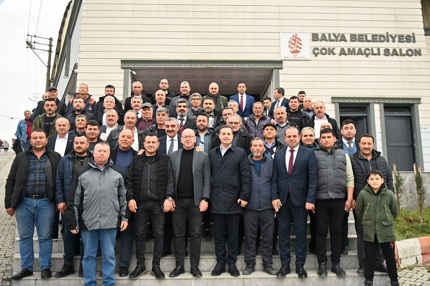 Balıkesir Büyükşehir Belediye Başkanı Ahmet Akın, seçim vaatleri arasında yer