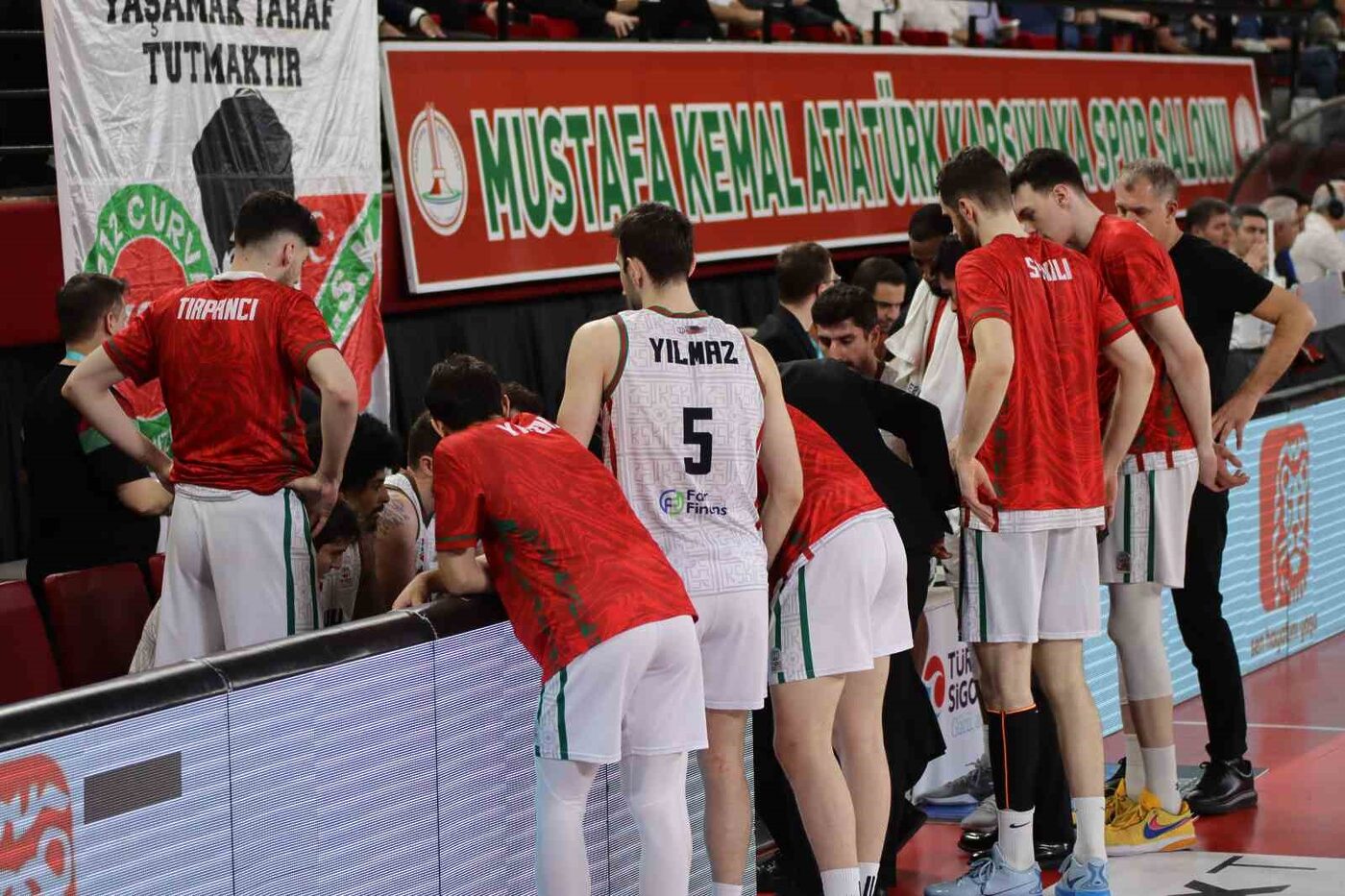 Karşıyaka, Türkiye Sigorta Basketbol Süper Ligi’nin 21. haftasında konuk ettiği