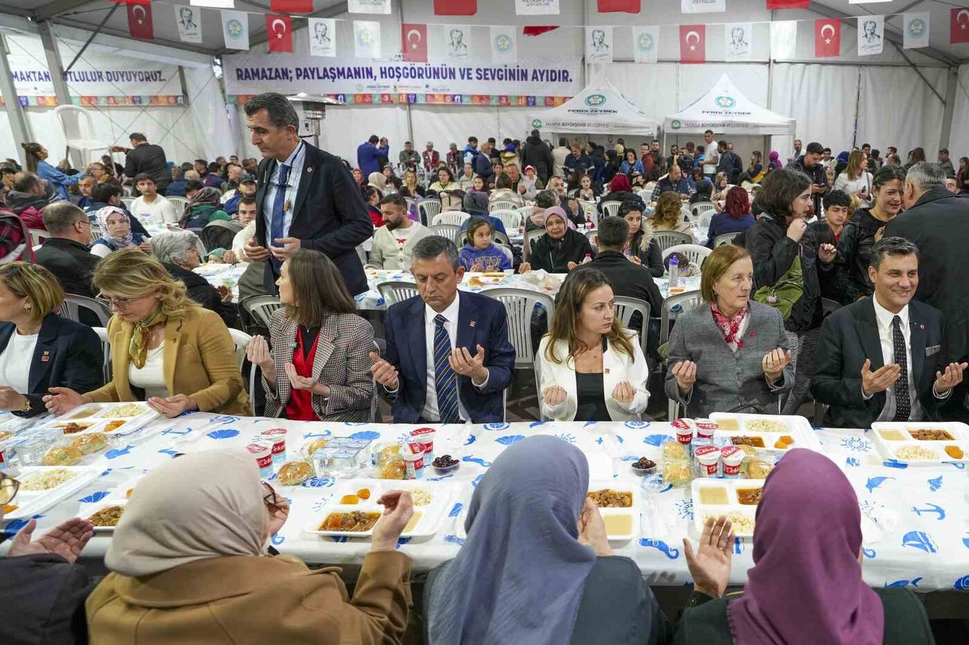 CHP Genel Başkanı Özgür Özel, “Suriye’de yeniden çatışmaların başlamasıyla hepimizin