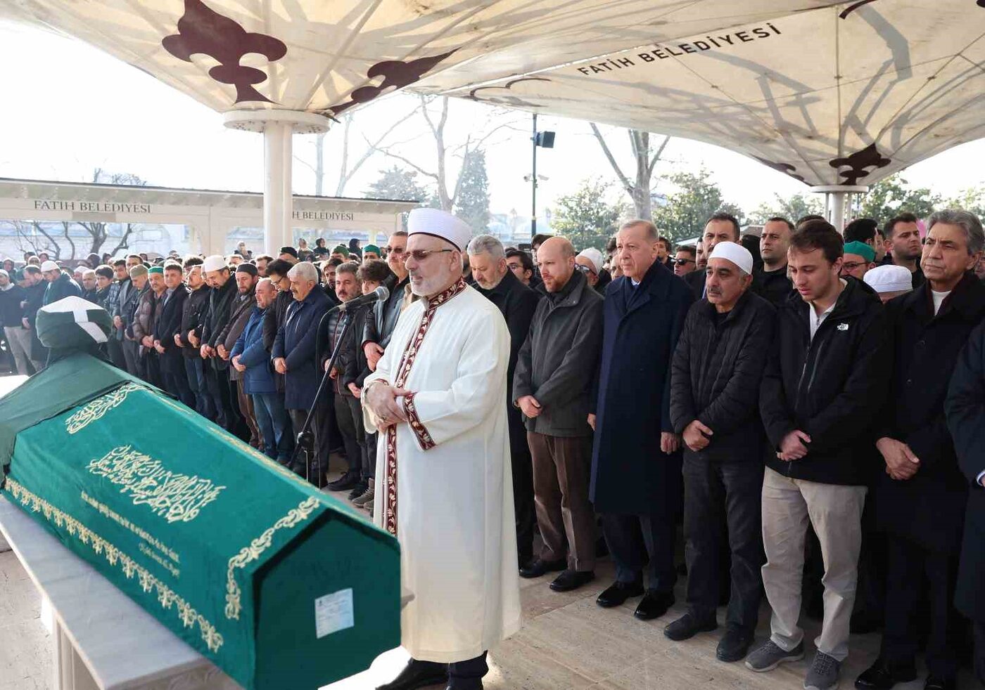 Cumhurbaşkanı Recep Tayyip Erdoğan, Bereketzâde Camii emekli imam hatiplerinden Kasım