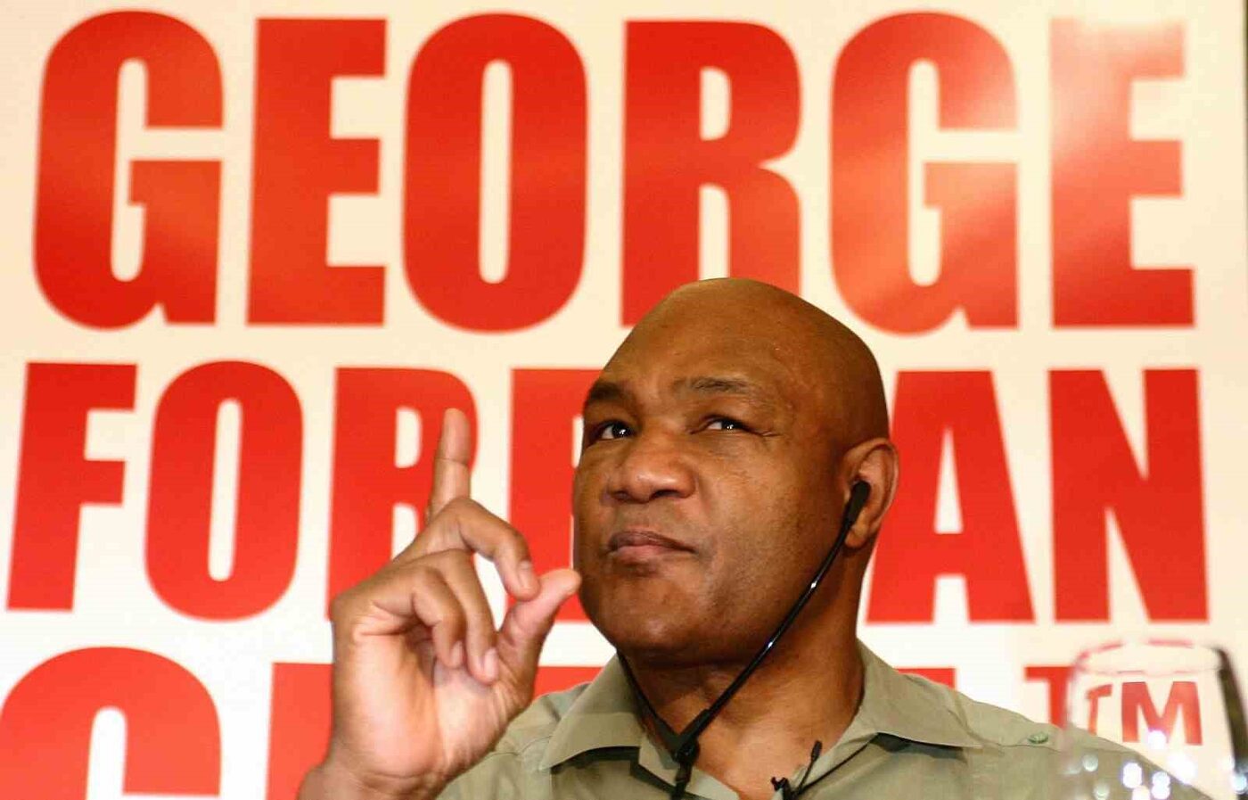 Boks sporunun efsane isimlerinden George Foreman, 76 yaşında hayata gözlerini