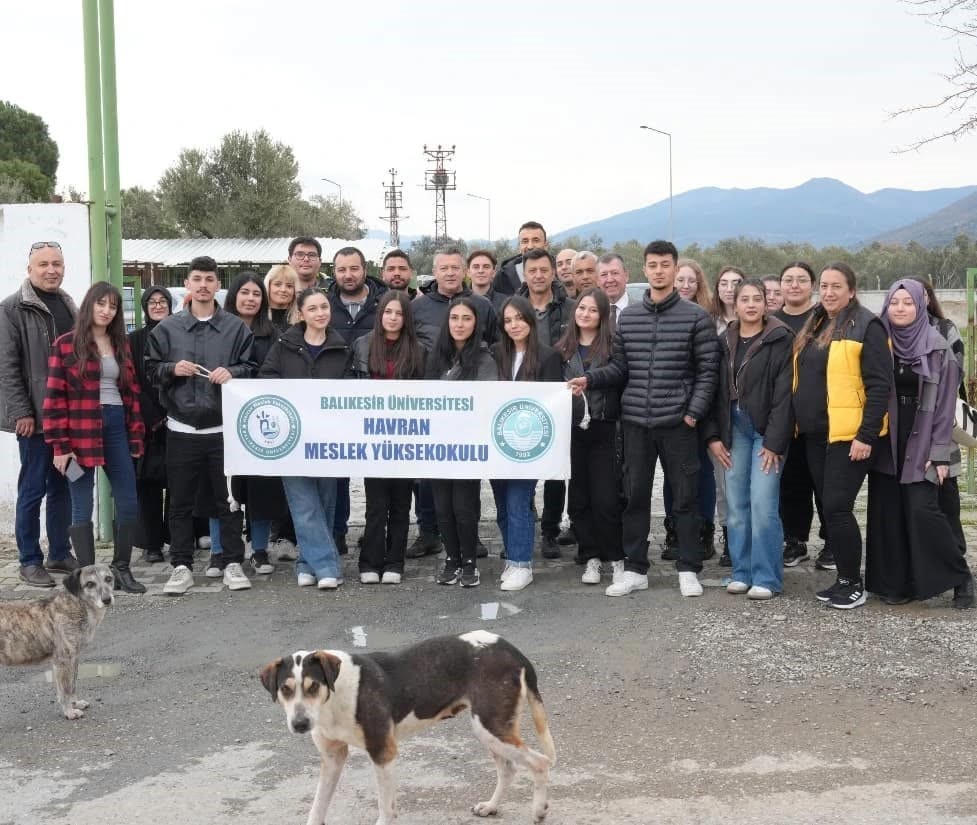 Balıkesir’in Burhaniye ilçesinde, Havran Meslek Yüksekokulu öğrencileri Sosyal Meslek Projesi