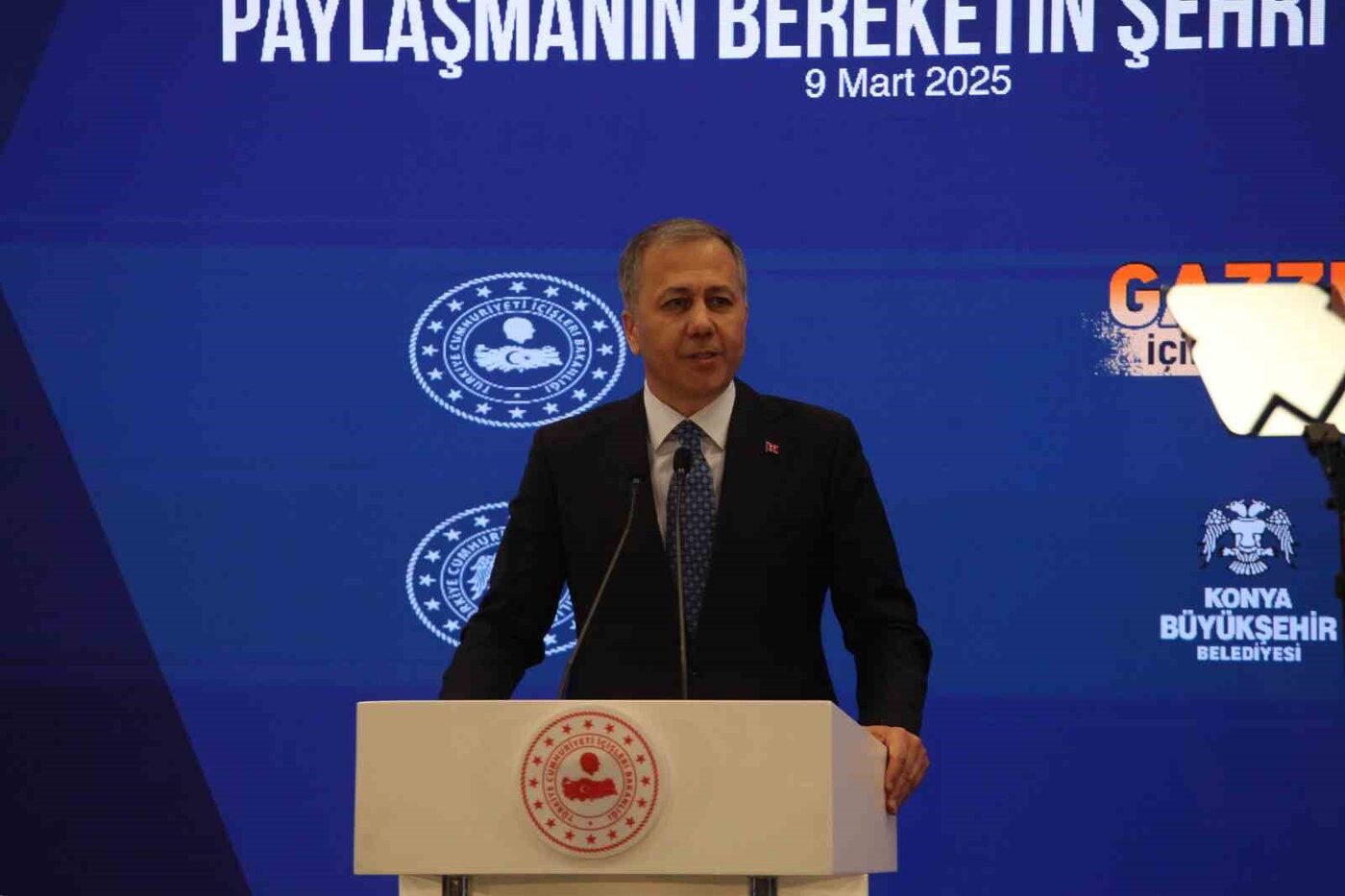 İçişleri Bakanı Ali Yerlikaya, Türkiye’nin Gazze’yi yalnız bırakmadığını, bırakmayacağını belirterek,