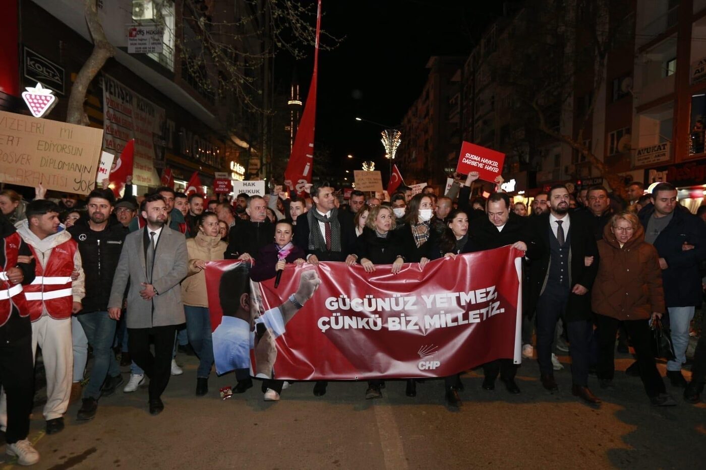 Cumhuriyet Halk Partisi (CHP) Manisa İl Başkanlığı, gözaltına alınan İstanbul