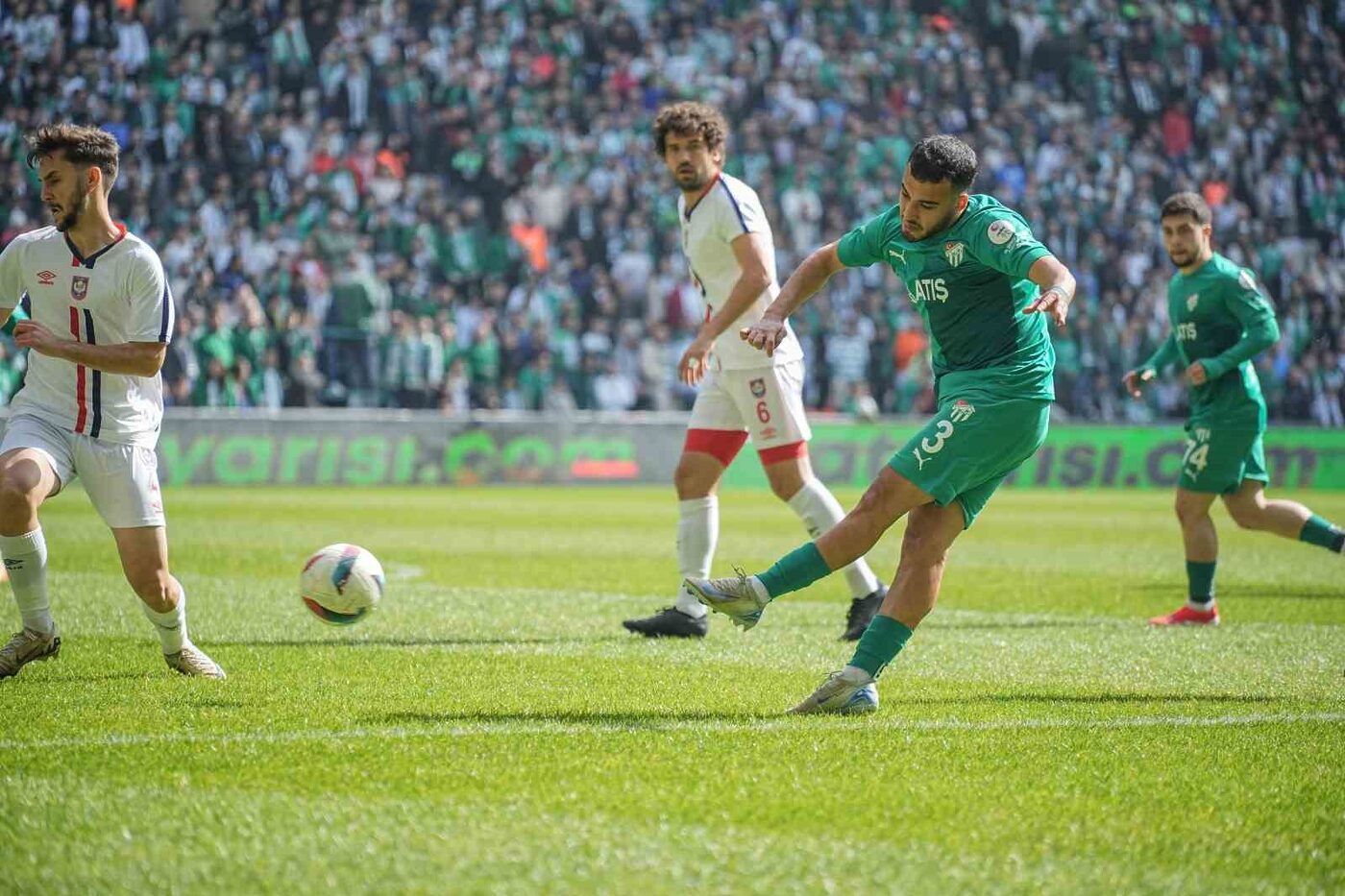 TFF 3. Lig 1. Grup 22. haftasında Bursaspor, sahasında karşılaştığı