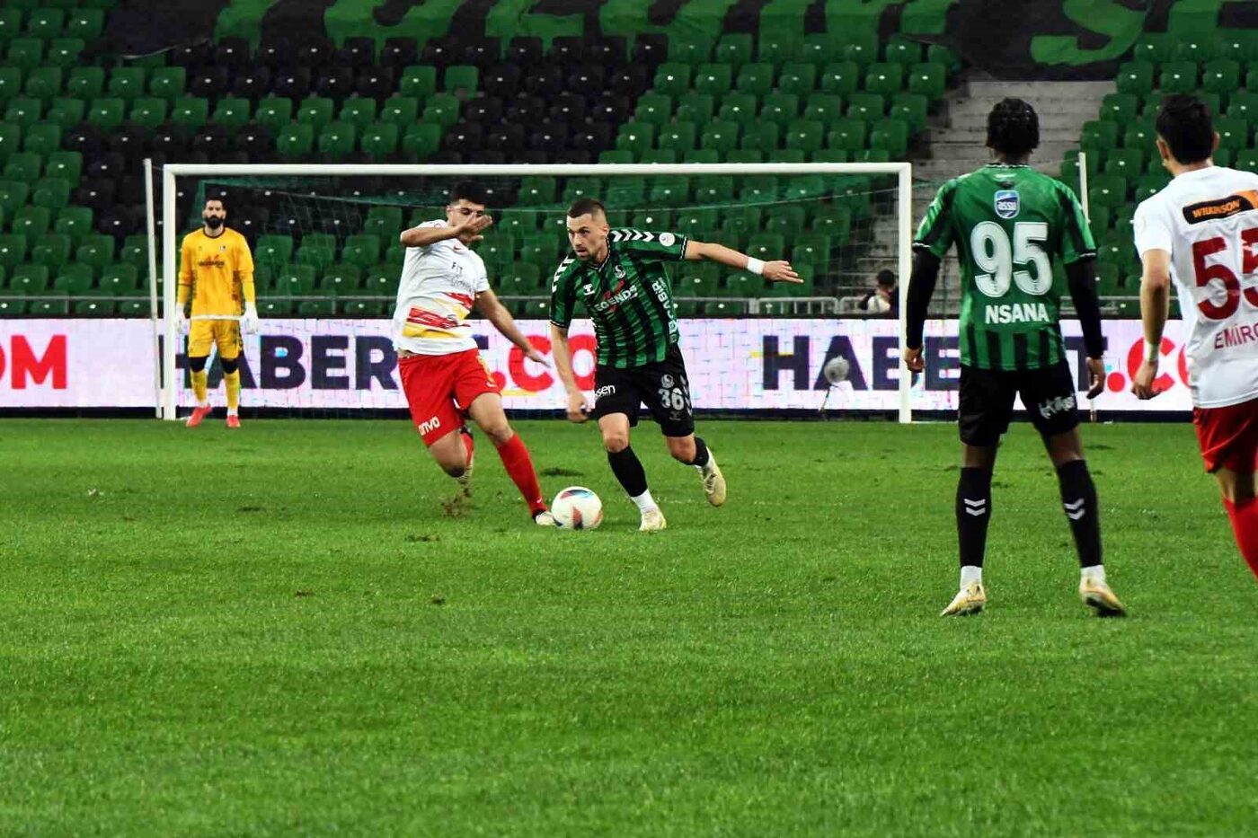 Trendyol 1. Lig’in 30. haftasında Sakaryaspor, sahasında karşılaştığı Yeni Malatyaspor’u