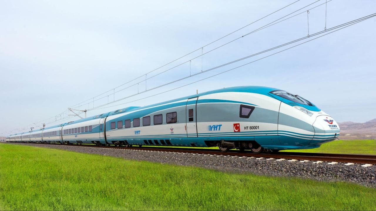 "Aile Yılı" kapsamında tren seyahatlerinde ailelere yüzde 15, yeni evlenen