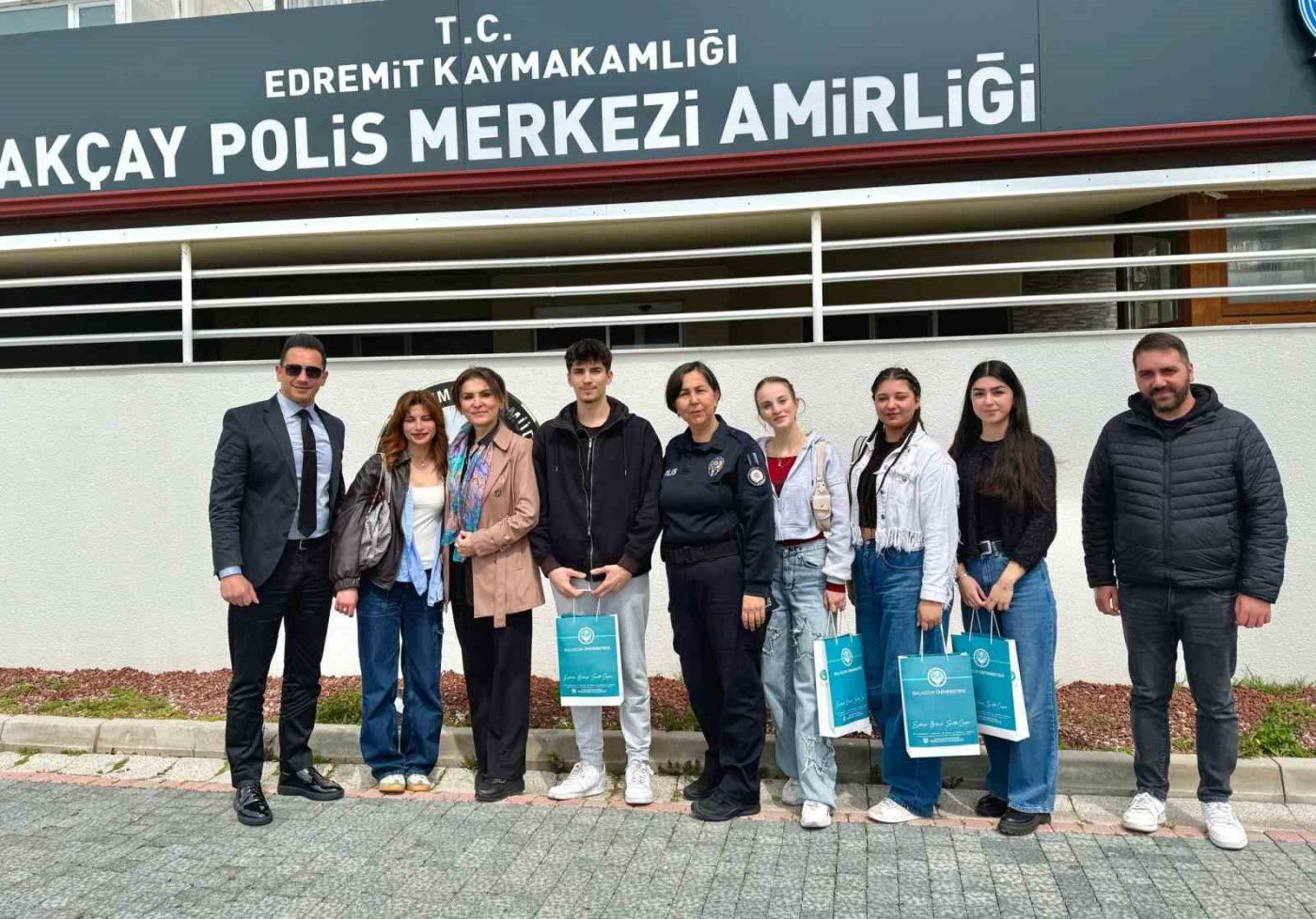 Balıkesir Üniversitesi Altınoluk Meslek Yüksekokulu (MYO) öğrencileri, Türk Polis Teşkilatı’nın