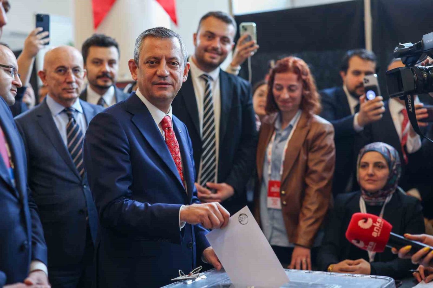 Cumhuriyet Halk Partisi(CHP) Genel Başkanı Özgür Özel, “Gençlerin umudu için