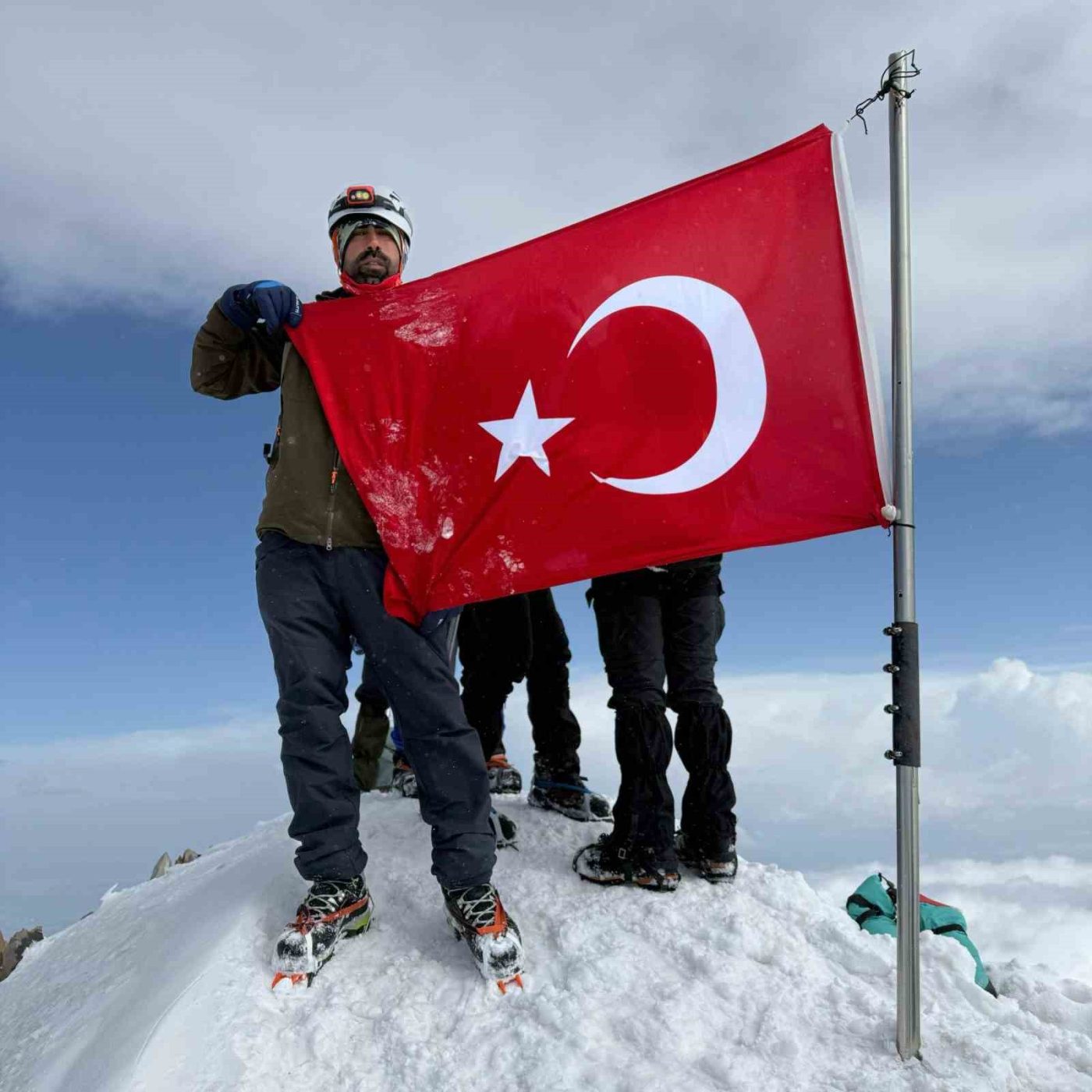 Elazığ Gençlik ve Spor Kulübü sporcusu ve Dağcılık Milli Takım