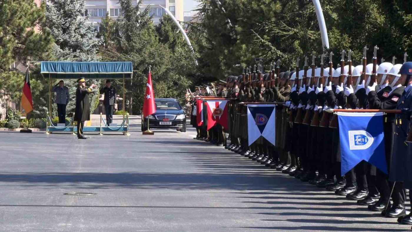 Genelkurmay Başkanı Orgeneral Metin Gürak, Alman mevkidaşı Orgeneral Carsten Breuer
