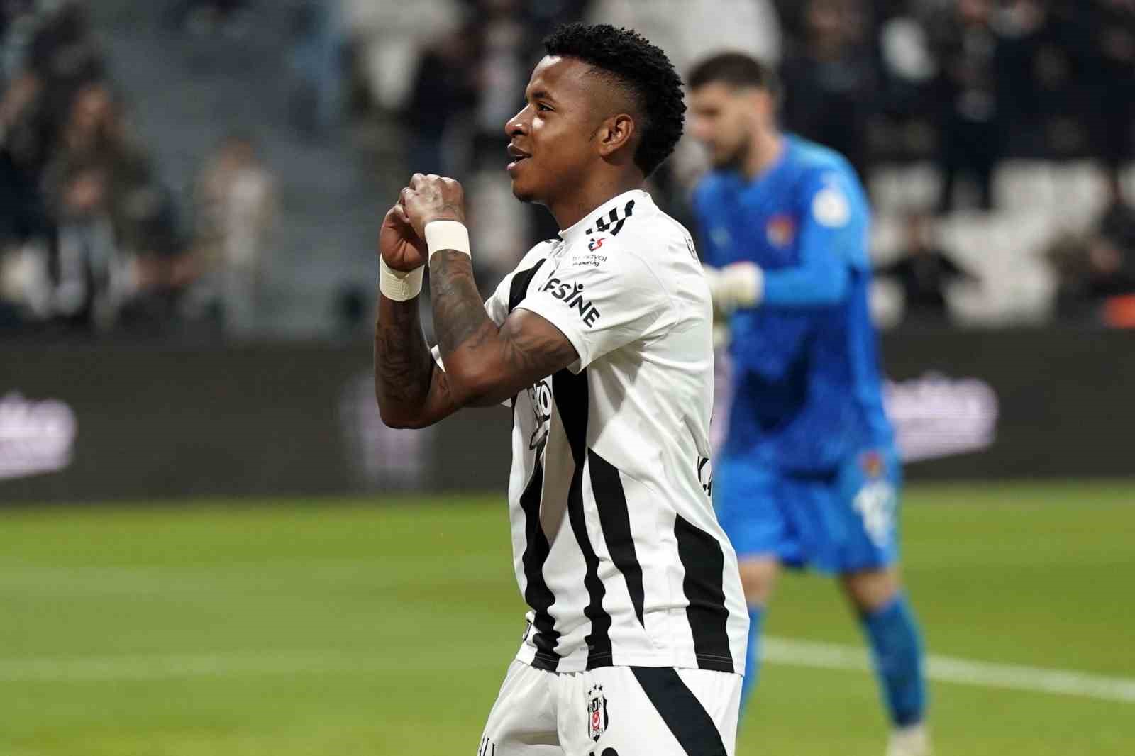 Beşiktaş’ın Ekvadorlu futbolcusu Keny Arroyo, Süper Lig’de ilk gol sevincini