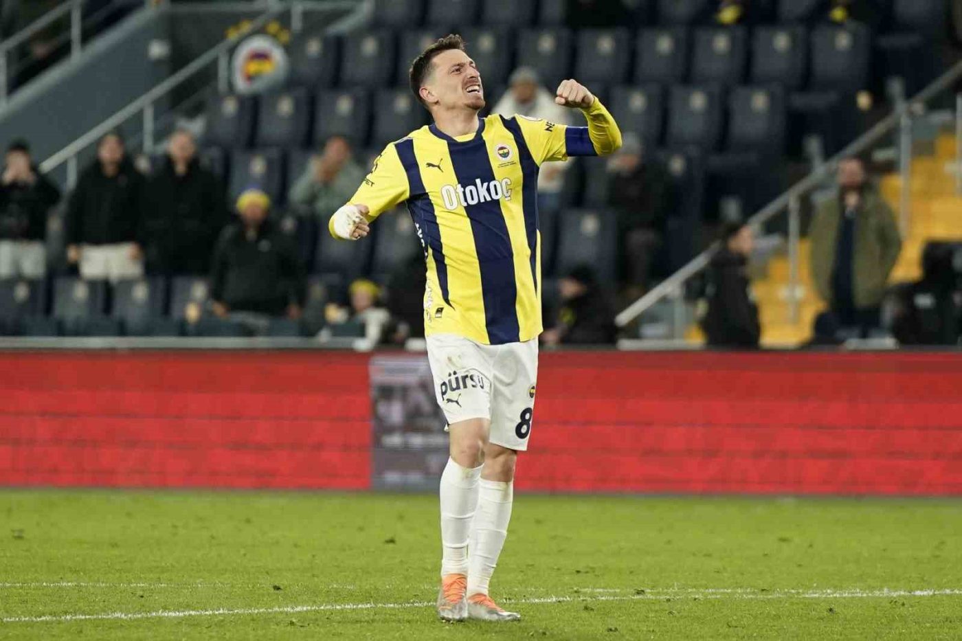 Fenerbahçe, Mert Hakan Yandaş’ın devam eden tedavisi sırasında artan enfeksiyon