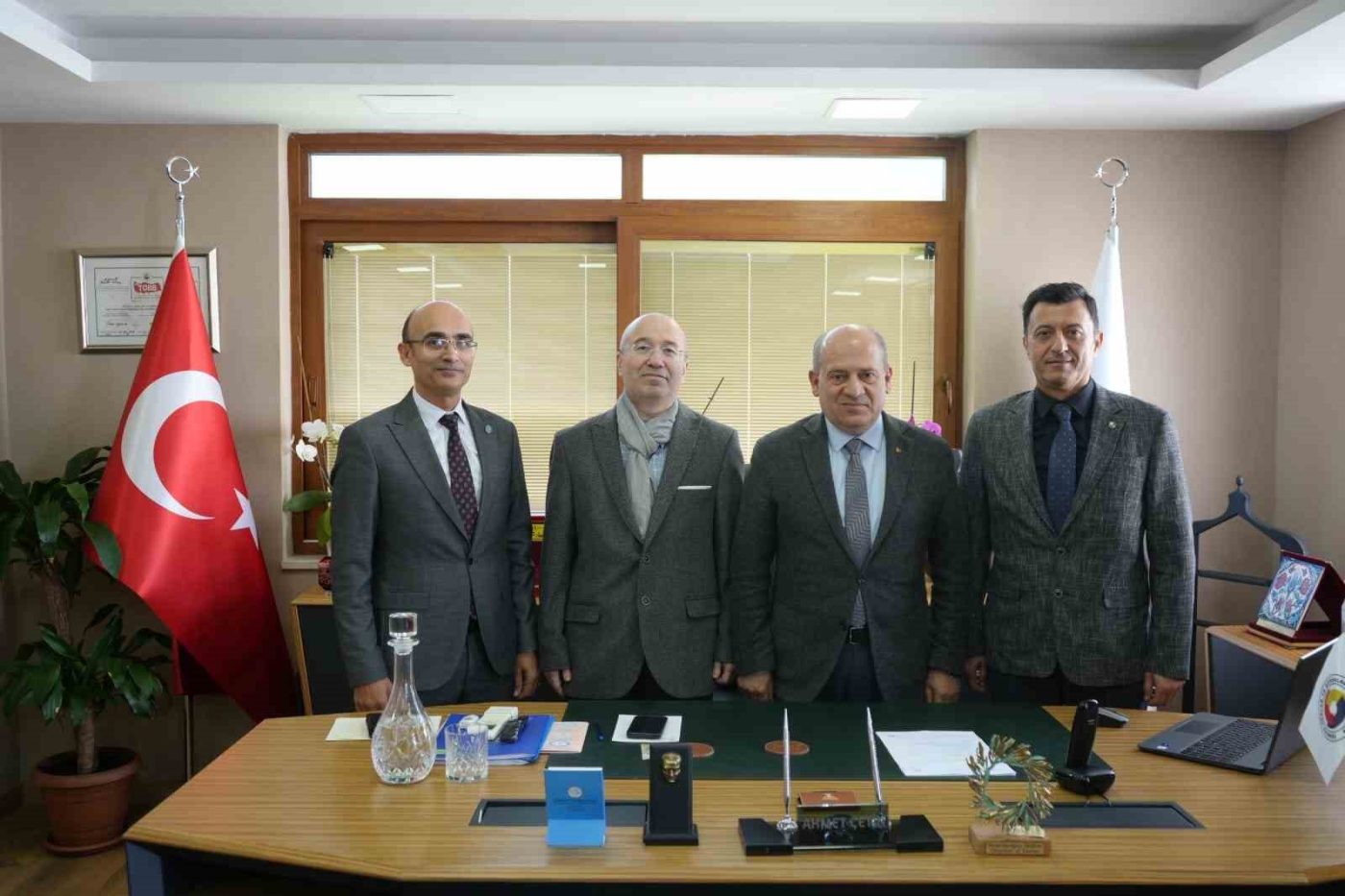 Balıkesir Üniversitesi’ne bağlı Altınoluk, Edremit ve Havran Meslek Yüksekokulu yöneticileri,