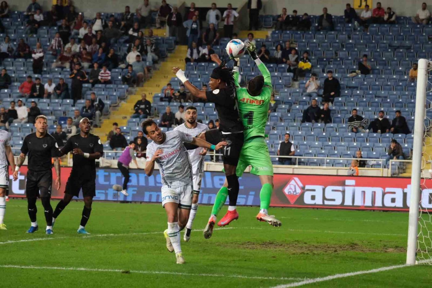 Trendyol Süper Lig’in 32. haftasında Atakaş Hatayspor, Mersin’de oynanan karşılaşmada