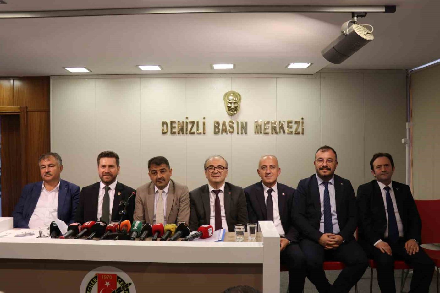 Tütün alım firmalarının, tütün üreticisine ekim için avans vermemesine tepkiler