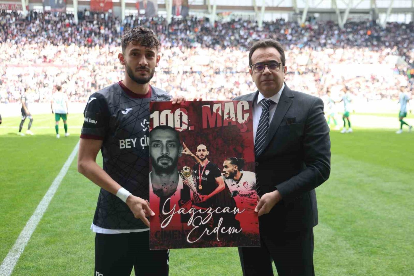 Elazığspor’un tecrübeli orta sahası Yağızcan Erdem, Elazığspor formasıyla 100. maçına